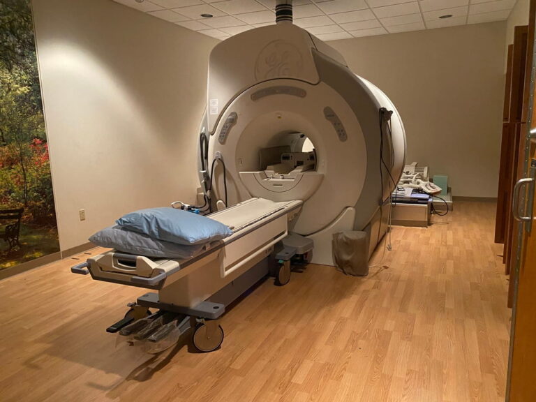GE 12.0 HD MRI